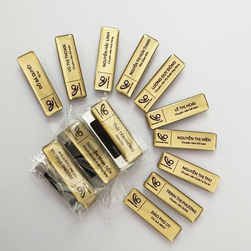 thẻ tên nam châm 3